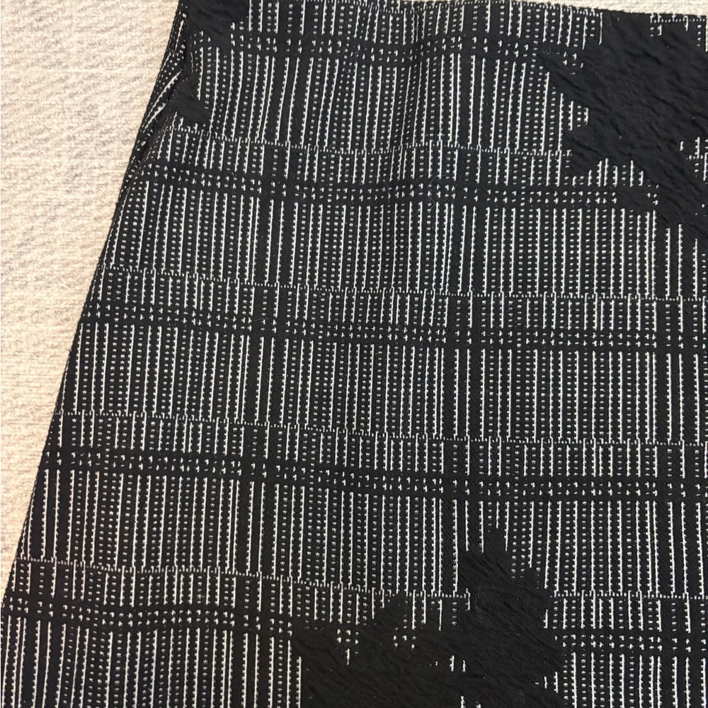 Margaret M Black and Gray Patterned Skirt - Picture 5 of 7